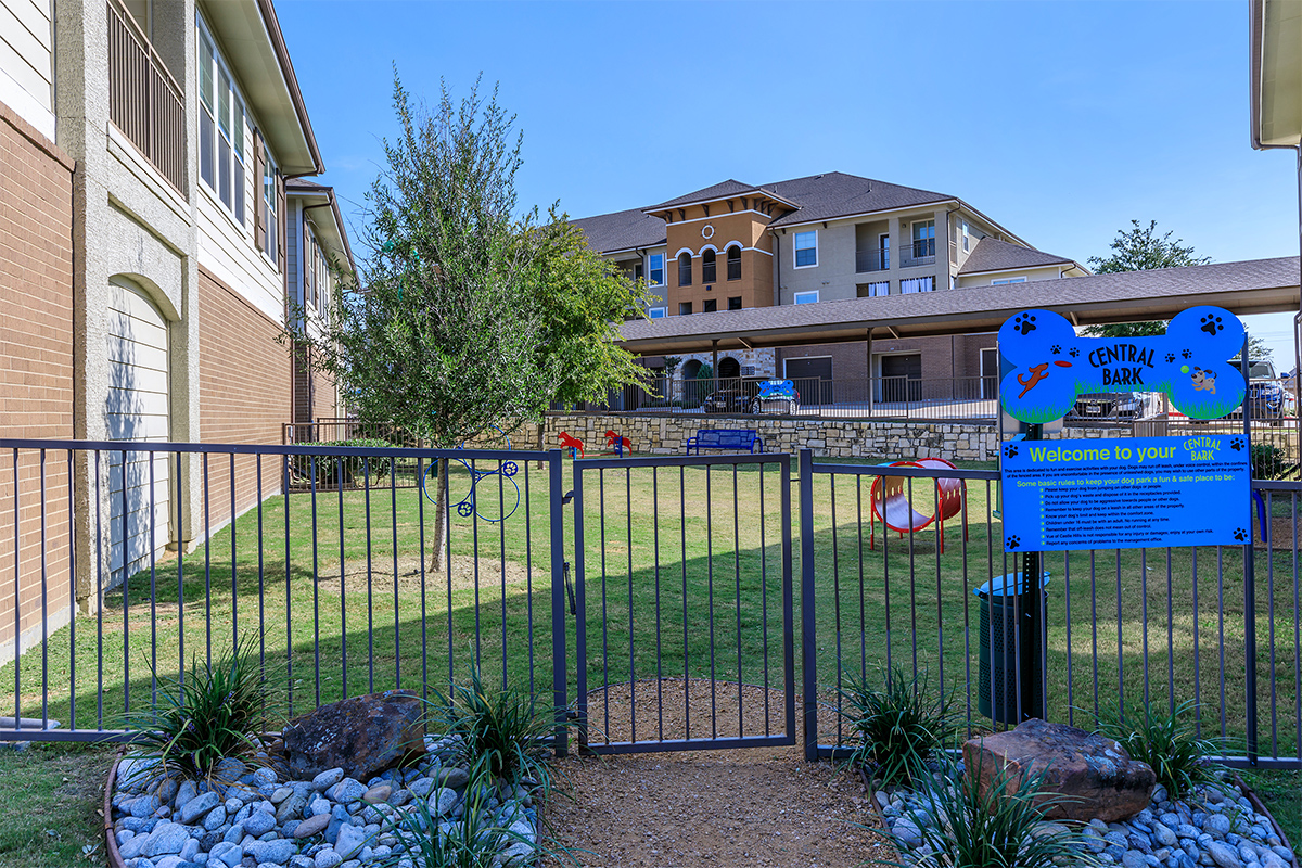 Vue Castle Hills Apartments in Lewisville, TX